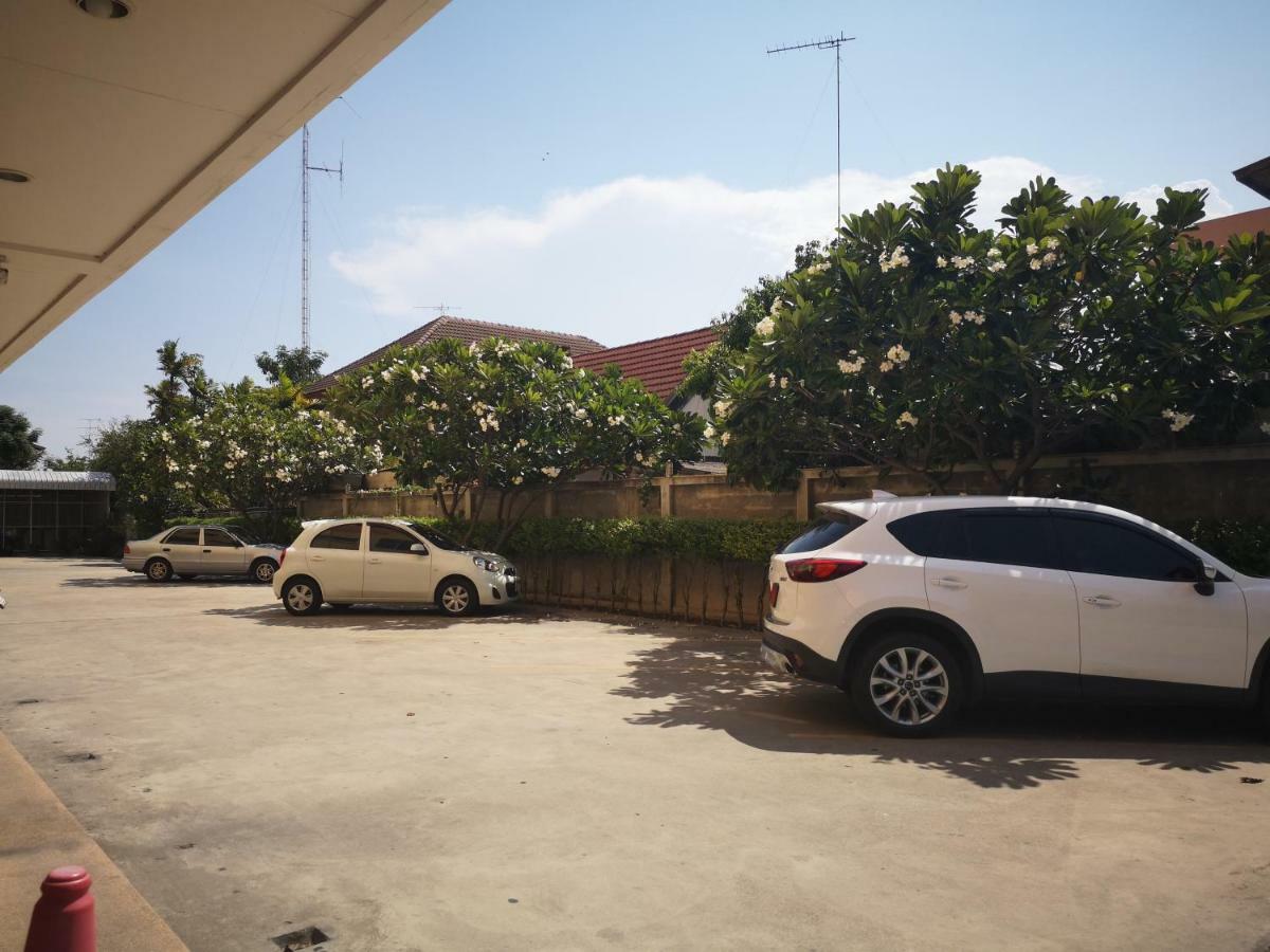 Sab Suwarn Mansion Hotel Suphan Buri Exterior photo
